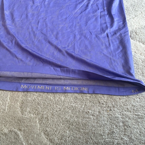 Lululemon Metal Vent Tech Short Sleeve Shirt 2.0
Block Floral Prosecco - Picture 6 of 8